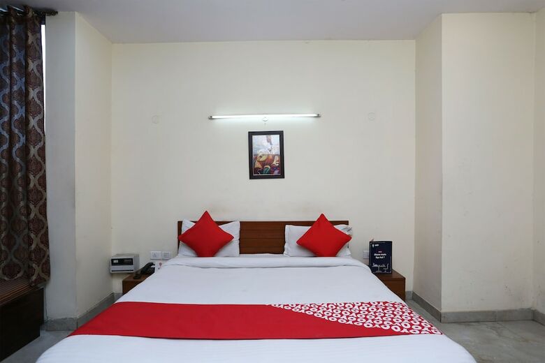 Hotel Oyo 350 Near Medanta