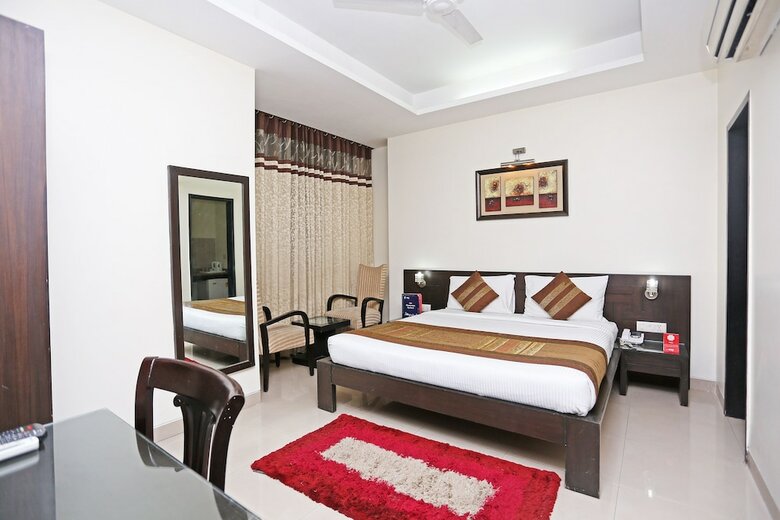 Oyo 9612 Hotel Royal Ramiro