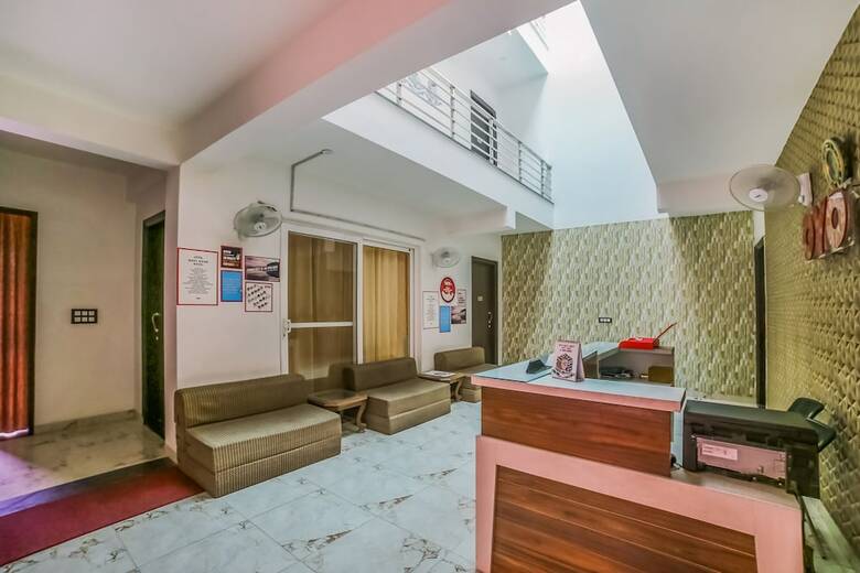 Oyo 9934 Hotel Nirmal Niwas