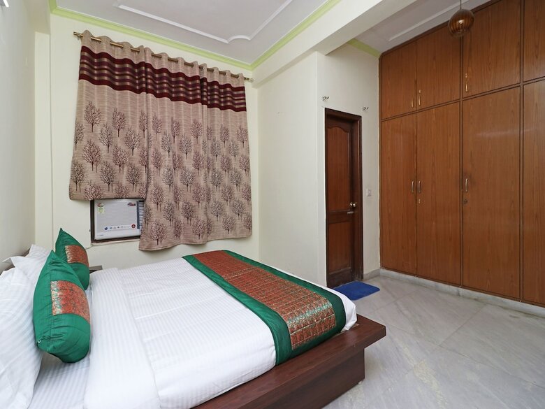 Hotel Oyo 10071 Go Rooms Sector 45