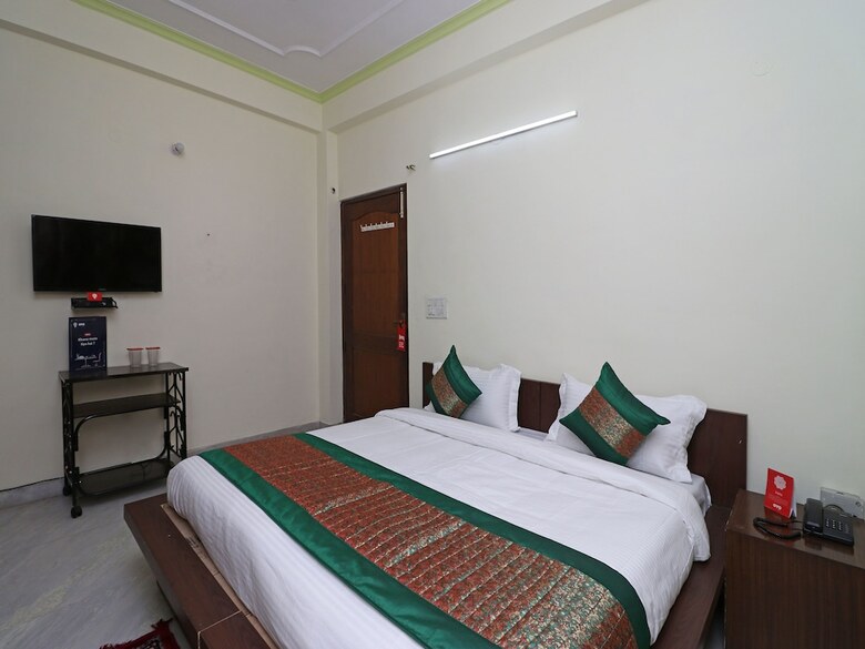 Hotel Oyo 10071 Go Rooms Sector 45