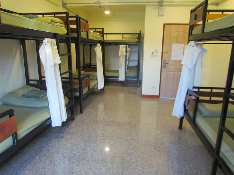 Hostal Oyo 928 Leaf Hostel