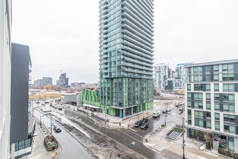 Simply Comfort. Amazing Downtown Apartments