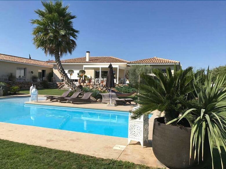 Hotel Escapades Lointaines Chambres D'h�tes B&B