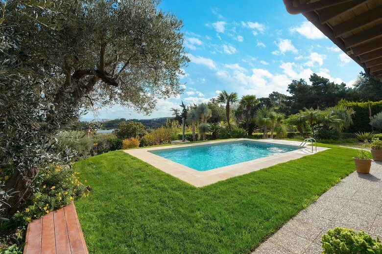 Blue & Green Villa