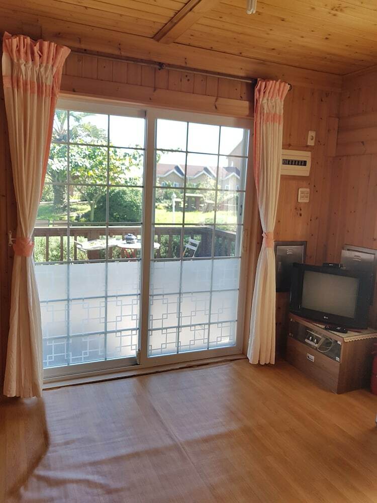 Pension Jeju Good House