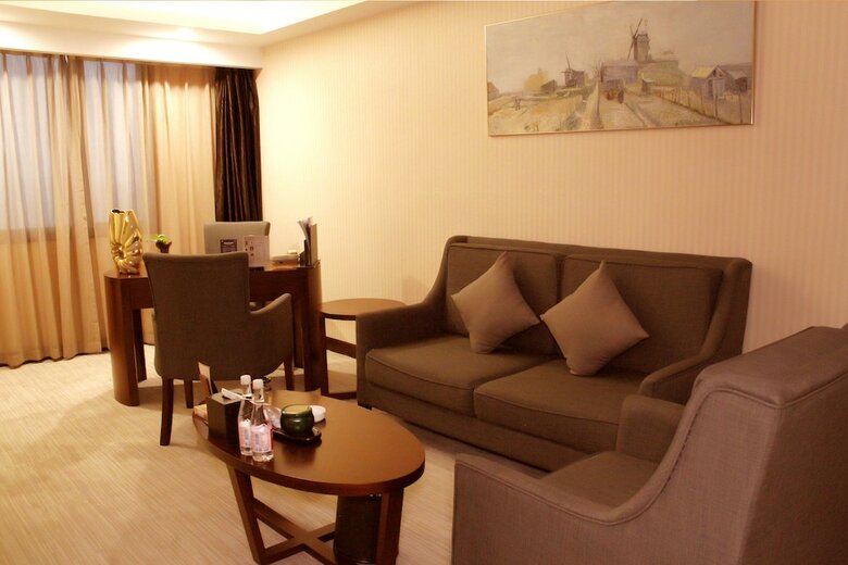 Zidongge Huatian Hotel