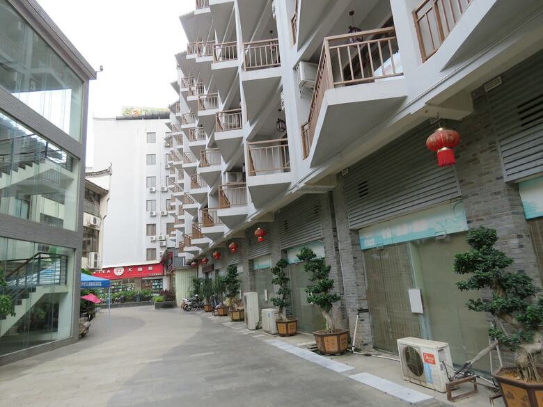 China Town Riverside Garden View Hotel