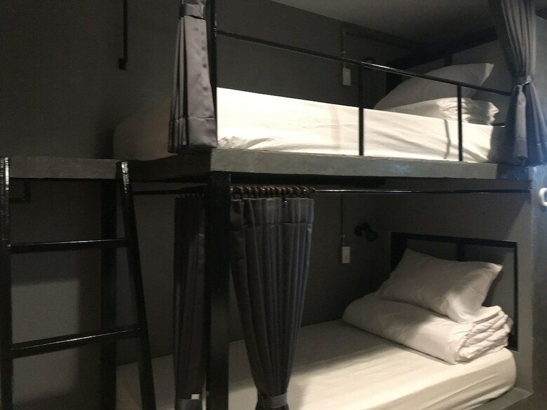 Hostal La Malila Hostel