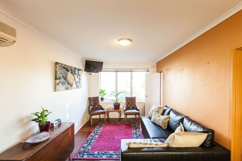 Eleanor, 1bdr Fitzroy North Apartment