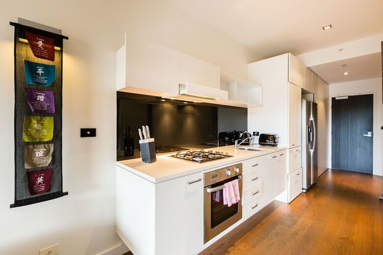 Cleo, 1bdr St.kilda Apartment