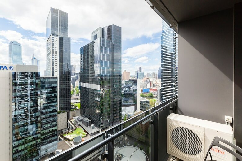Sonya, 2bdr Southbank Apartment