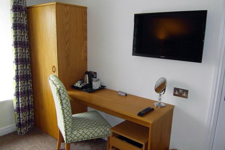 Bed & Breakfast Oakbank House