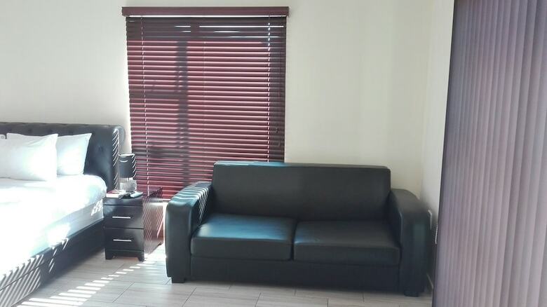 Hotel Estoby Executive Guesthouse