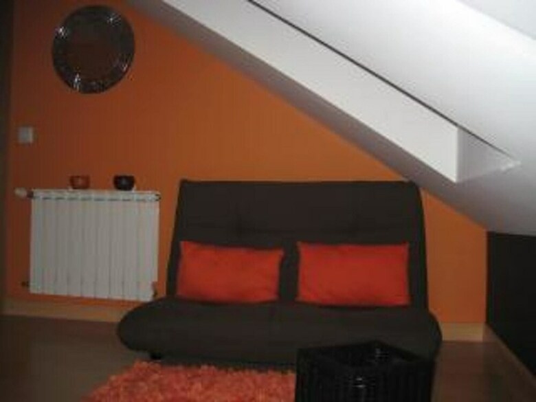 Apartment With One Bedroom In Cand�s