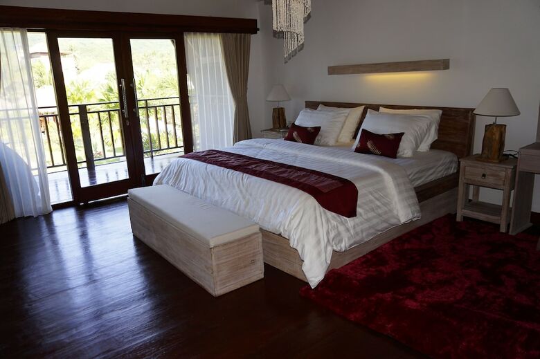 Bed & Breakfast Aldi's Bungalow And Homestay