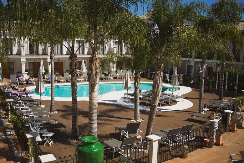 Paloma Blanca Boutique Hotel