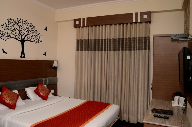Hotel Aroma Classic In Central Jaipur