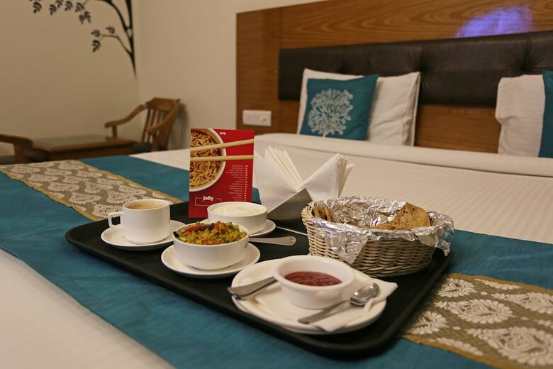 Oyo 8205 Hotel Petals Inn