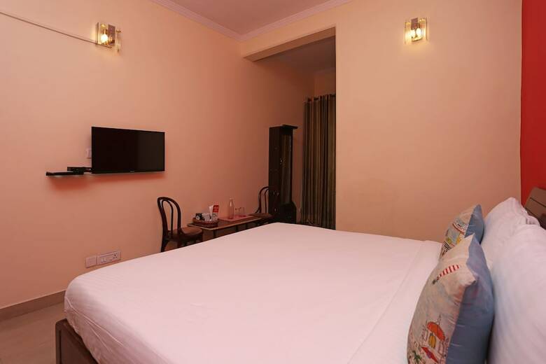 Hotel Oyo Flagship 238 Noida Sector 72