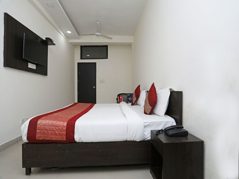 Oyo 11605 Hotel Aravali Inn