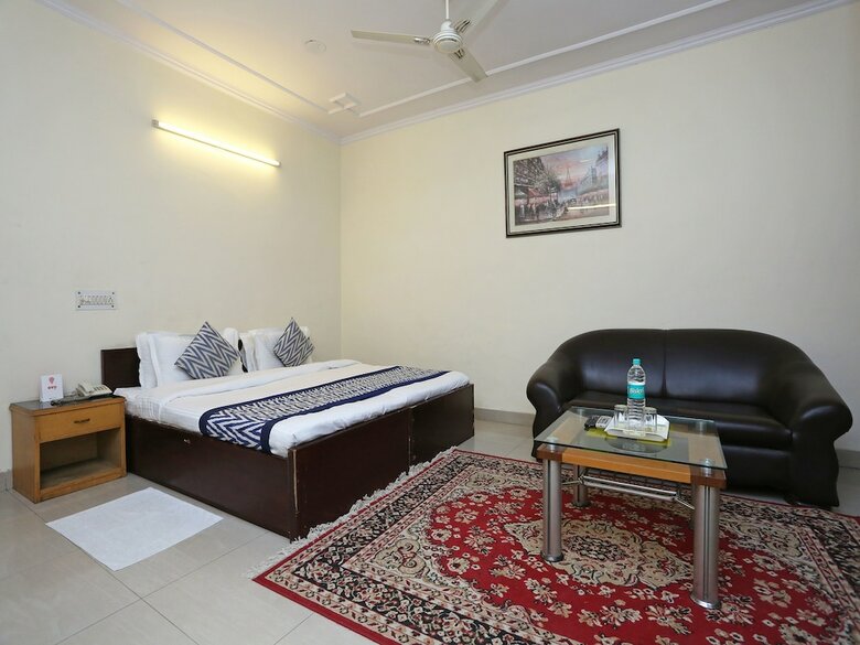 Oyo 542 Hotel Kalkaji Residency