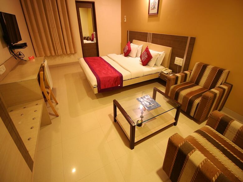 Hotel Oyo 4641 The Sangh Gunny