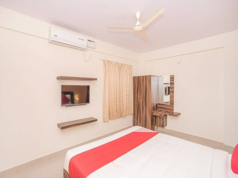 Oyo 10475 Pmr Hotel
