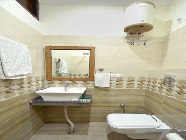 Oyo 5190 Hotel Golden Inn