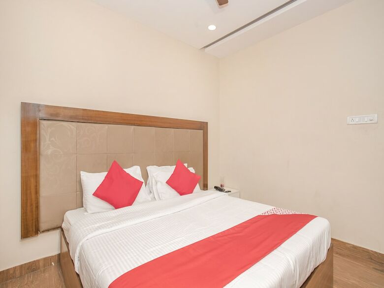 Hotel Oyo 10722 Simera Service Apartments