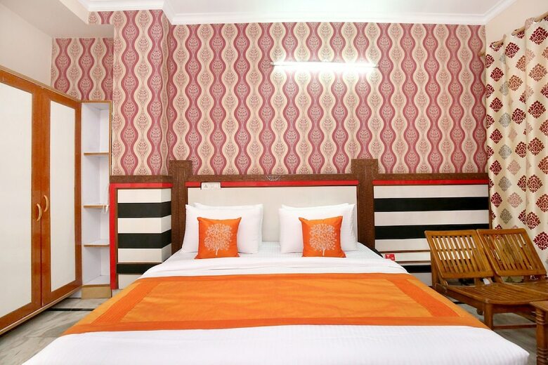Oyo 11377 Hotel Kings Residency
