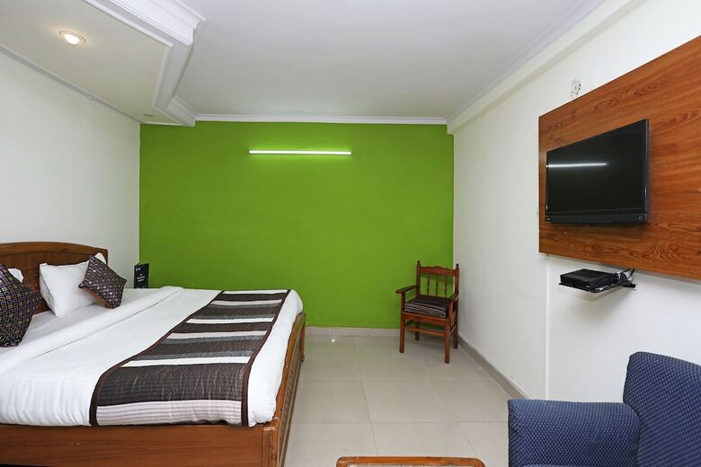 Oyo 11063 Hotel Suncity