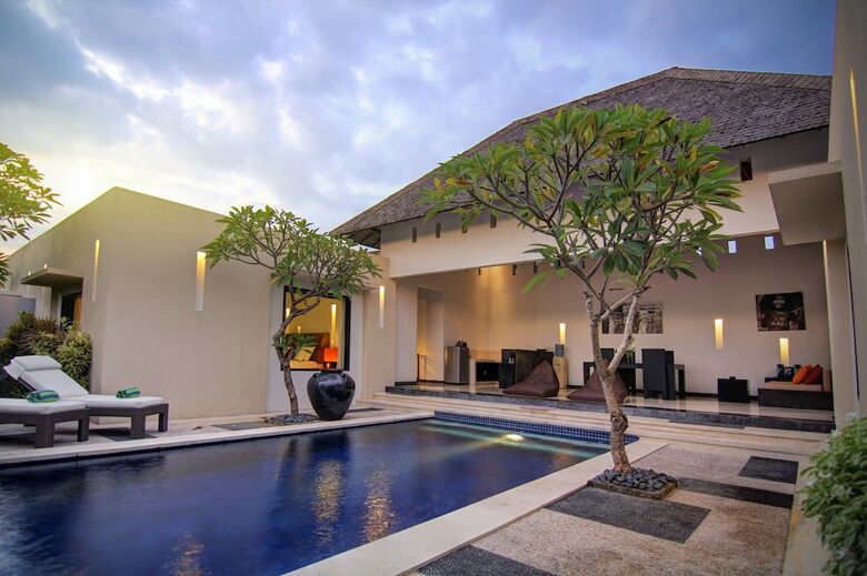 Apartamento The Seminyak Suite - Private Villa - By Astadala