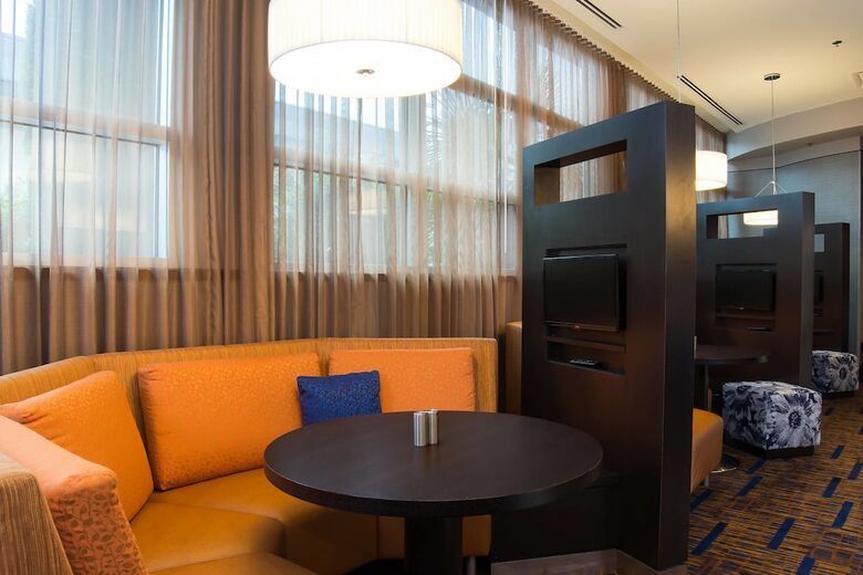 Hotel Courtyard By Marriott Columbia Downtown At Usc