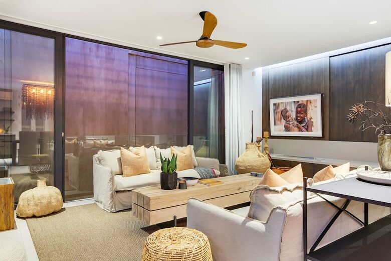 53 On Napier - Three Bedroom Apartment, Sleeps 6