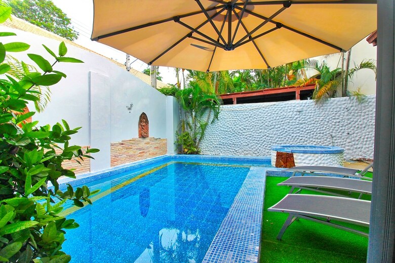 Grande Adam Pool Villa