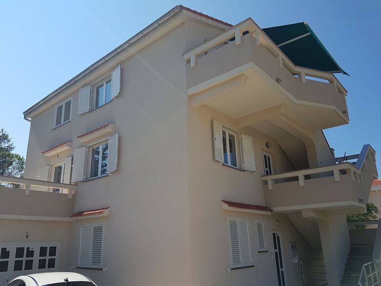 Apartments Vrtlici