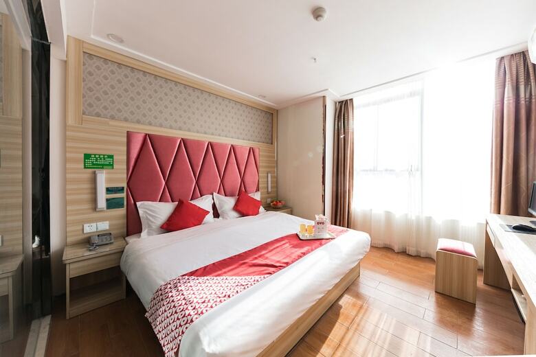 Oyo 8011 Hotel