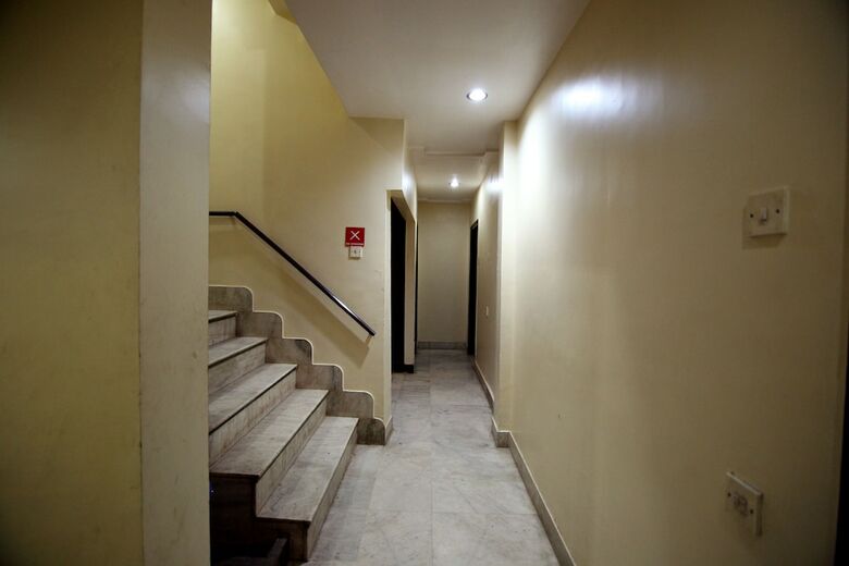 Oyo 9095 Hotel Kanishka