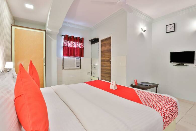 Oyo 11650 Hotel Grand Apple