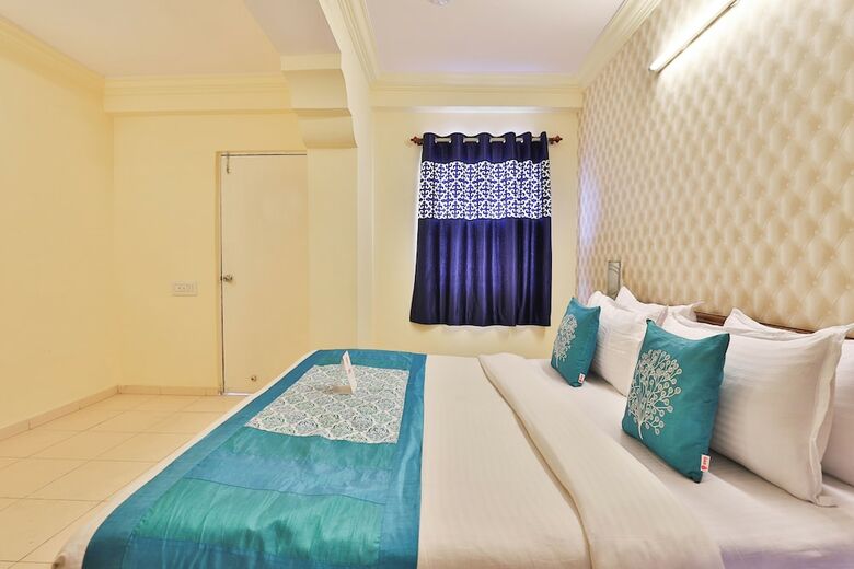 Oyo 11650 Hotel Grand Apple
