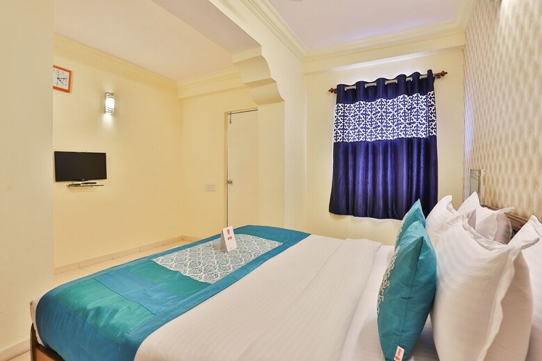 Oyo 11650 Hotel Grand Apple