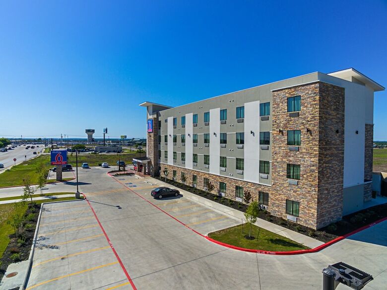 Aparthotel Studio 6 Buda, Tx
