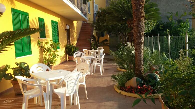 Hotel La Villa Pina
