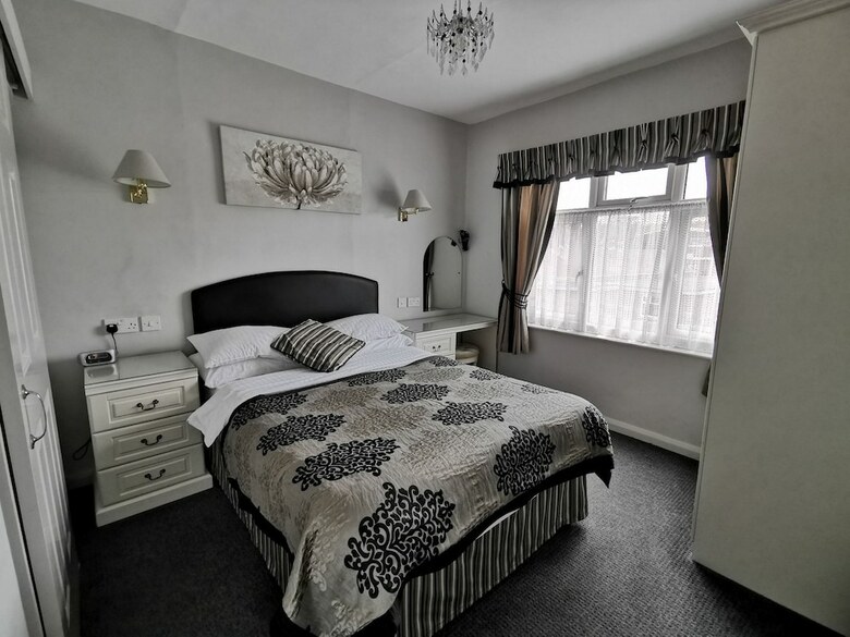 Fernhurst Holiday Apartments