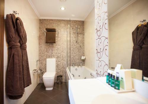 Chinar Hotel & Spa