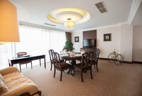 Chinar Hotel & Spa