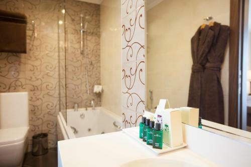 Chinar Hotel & Spa