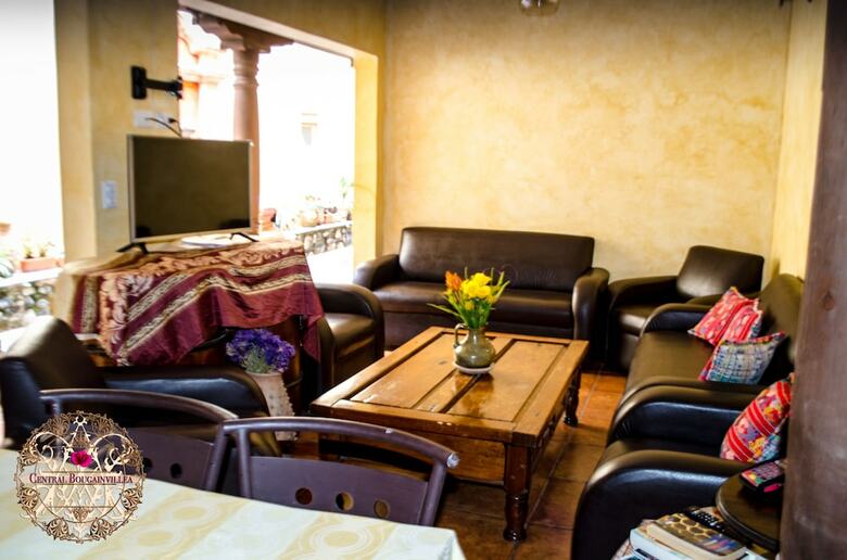Bed & Breakfast Central Bougainvillea