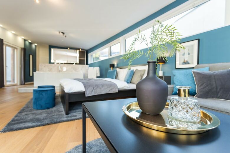 Room 4 Apartments